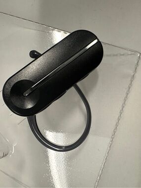 LG HBM-260 Bluetooth headset designed for wireless hands-free calls.